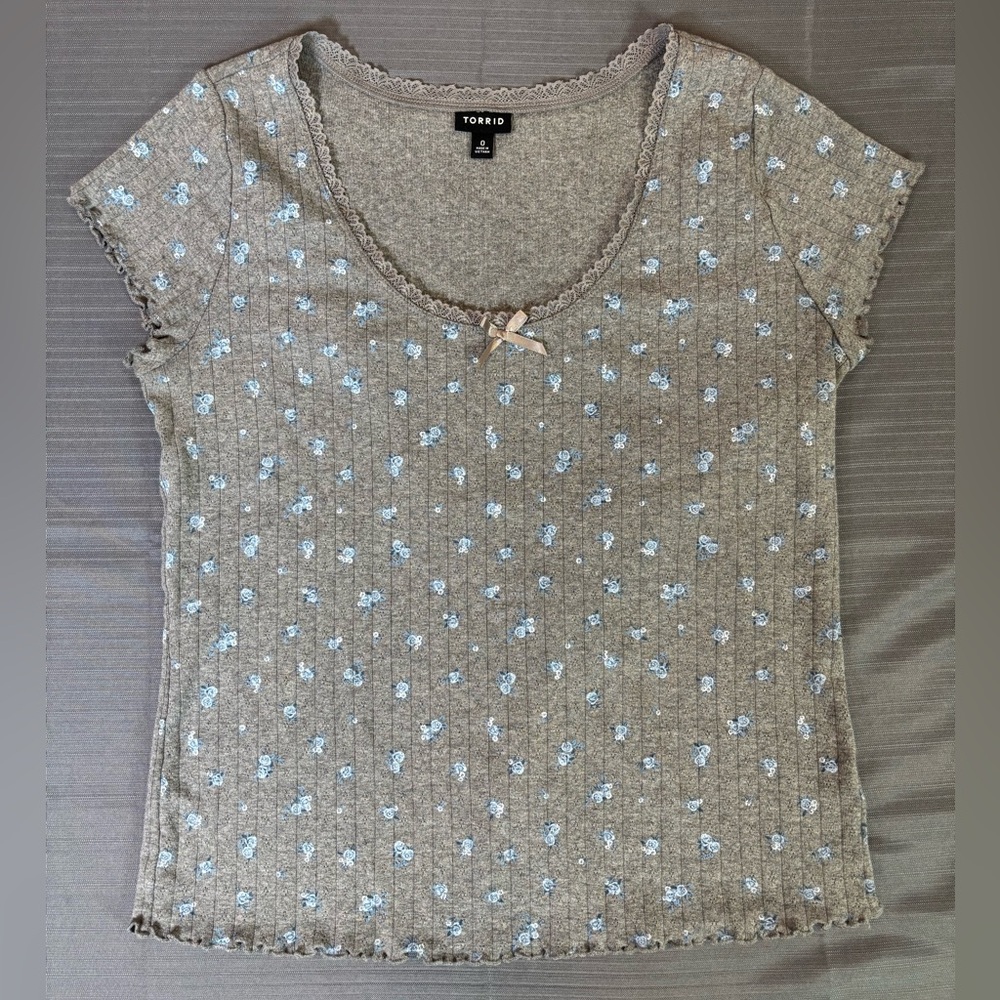 Torrid Floral Ribbed Top Size 0 Lace Trim Bow Cottagecore Baby Tee